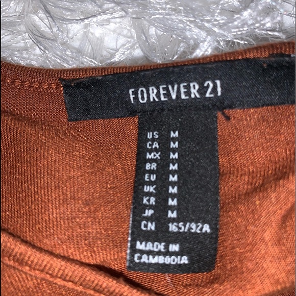 Forever 21 flowy criss cross top - Picture 3 of 3